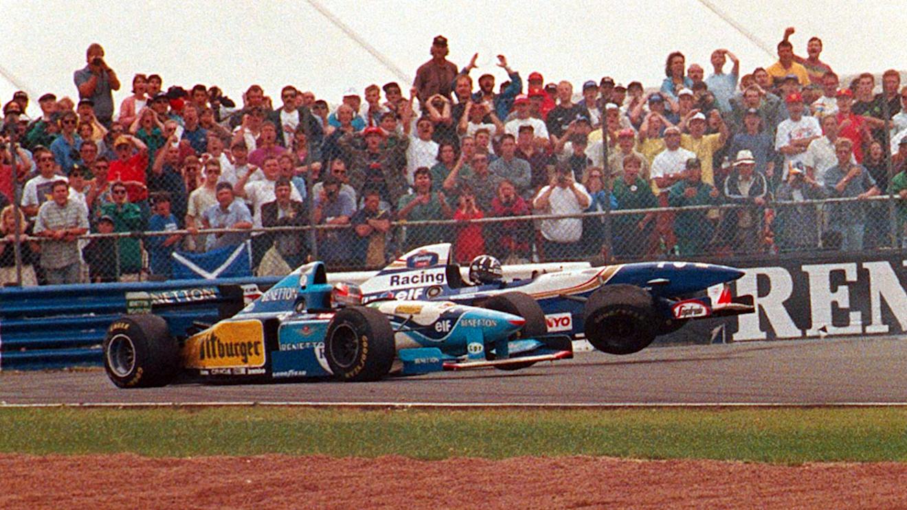 Damon Hill (Williams FW17 Renault) and Michael Schumacher (Benetton B195 Renault) collide on lap 46 at Silverstone © Sutton Motorsport Images