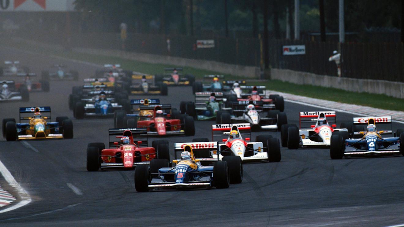 Nigel Mansell (GBR) Williams FW14 leads the field at the start of the race.
Mexican Grand Prix, Mexico City, 16 June 1991 © Sutton Motorsport Images