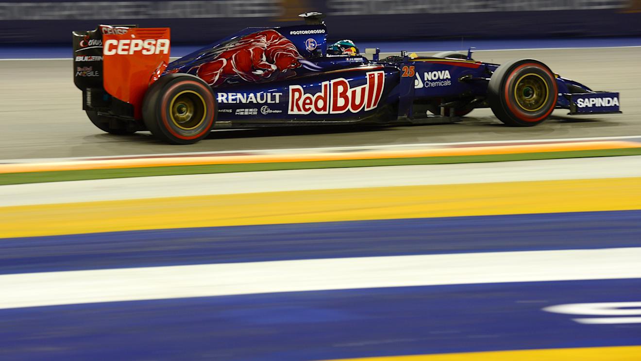 Jean-Eric Vergne (FRA) Scuderia Toro Rosso STR9.
Formula One World Championship, Rd14, Singapore Grand Prix, Marina Bay Street Circuit, Singapore, Practice, Friday 19 September 2014.