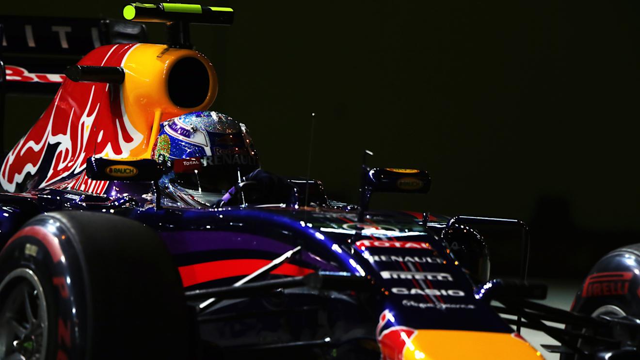 Daniel Ricciardo (AUS) Red Bull Racing RB10. Formula One World Championship, Rd14, Singapore Grand Prix, Marina Bay Street Circuit, Singapore, Qualifying, Saturday, 20 September 2014