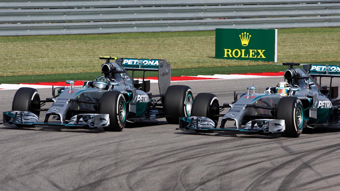 Lewis Hamilton (GBR) Mercedes AMG F1 W05 overtakes Nico Rosberg (GER) Mercedes AMG F1 W05 for the lead.
Formula One World Championship, Rd17, United States Grand Prix, Race, Austin, Texas, USA, Sunday 2 November 2014.
BEST IMAGE © Sutton Motorsport Images