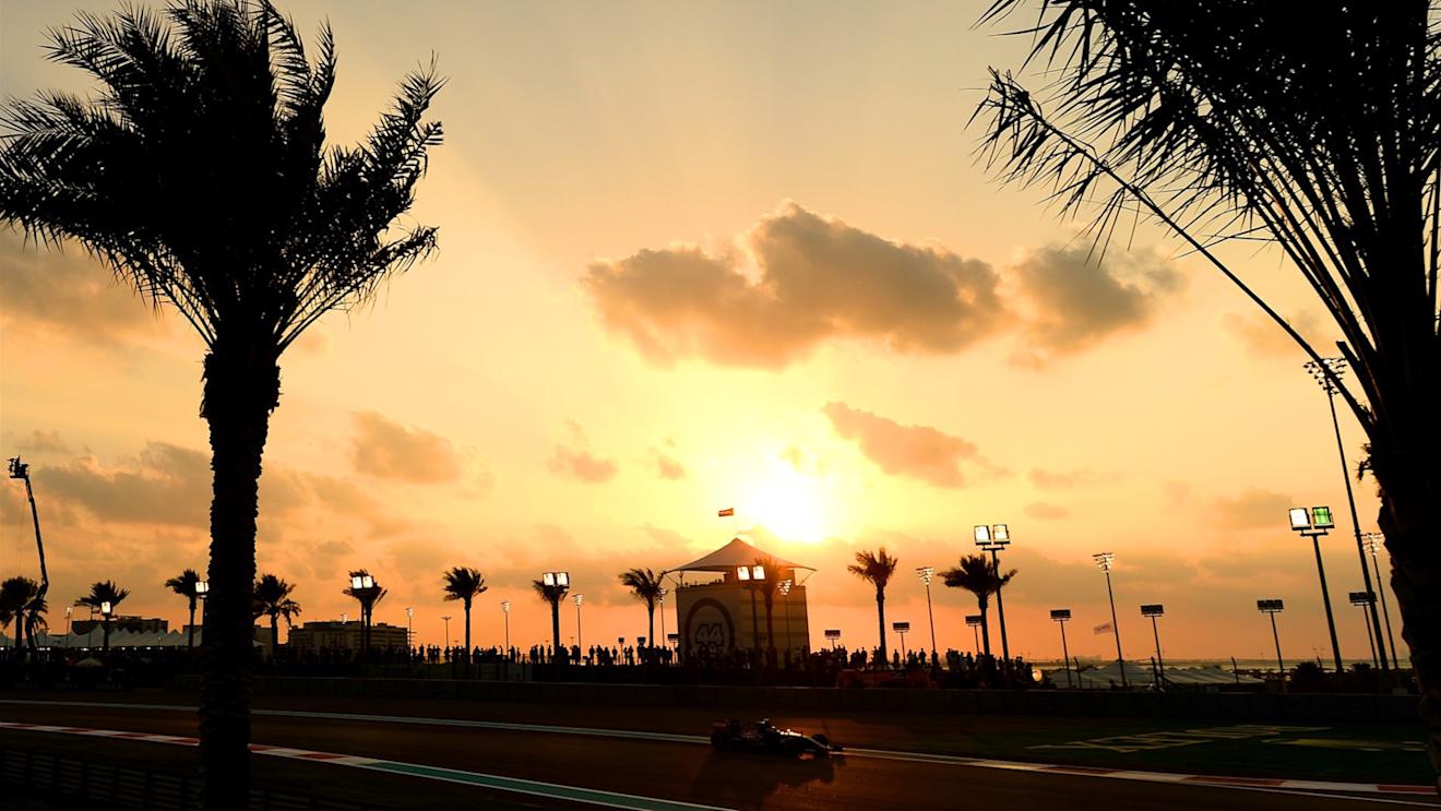 Carlos Sainz (ESP) Scuderia Toro Rosso STR10 at Formula One World Championship, Rd19, Abu Dhabi Grand Prix, Practice, Yas Marina Circuit, Abu Dhabi, UAE, Friday 27 November 2015. © Sutton Motorsport Images