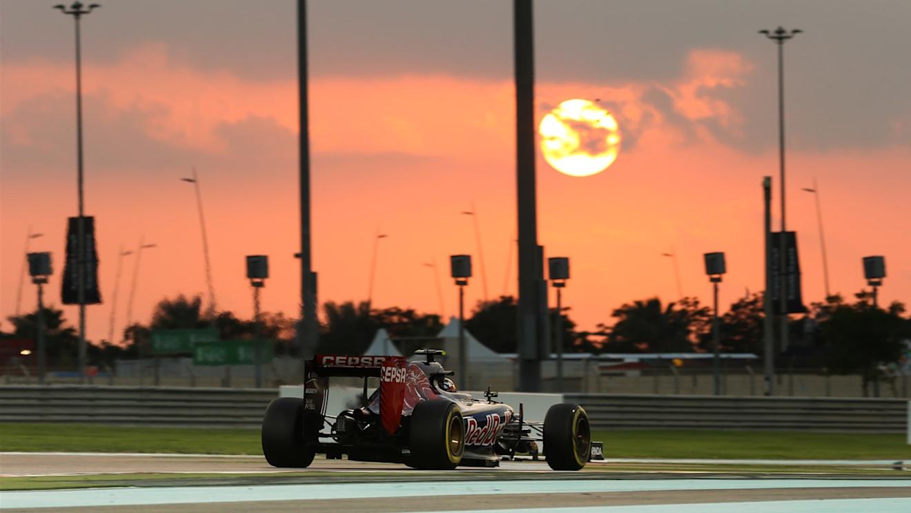 Carlos Sainz (ESP) Scuderia Toro Rosso STR10 at Formula One World Championship, Rd19, Abu Dhabi Grand Prix, Practice, Yas Marina Circuit, Abu Dhabi, UAE, Friday 27 November 2015. © Sutton Motorsport Images