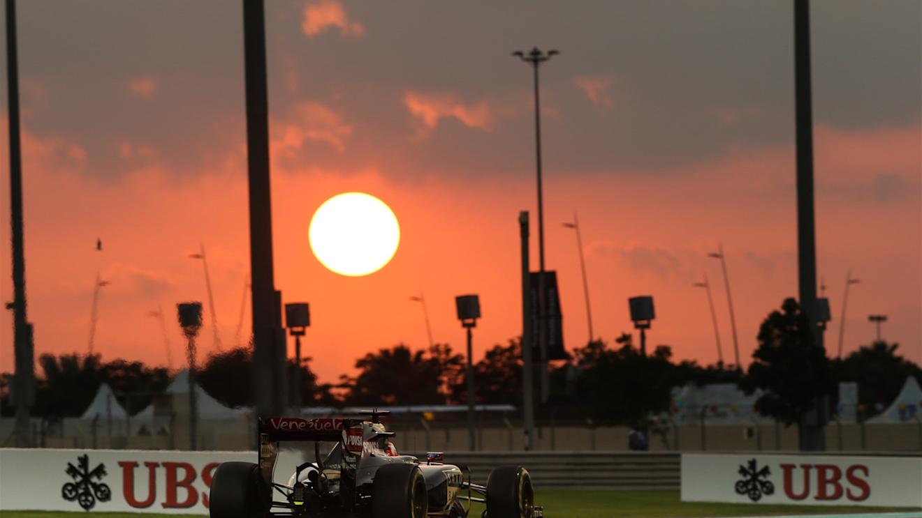 Romain Grosjean (FRA) Lotus E23 Hybrid at Formula One World Championship, Rd19, Abu Dhabi Grand Prix, Practice, Yas Marina Circuit, Abu Dhabi, UAE, Friday 27 November 2015. © Sutton Motorsport Images