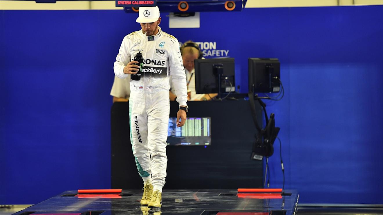 Lewis Hamilton (GBR) Mercedes AMG F1 in parc ferme at Formula One World Championship, Rd19, Abu Dhabi Grand Prix, Qualifying, Yas Marina Circuit, Abu Dhabi, UAE, Saturday 28 November 2015. © Sutton Motorsport Images