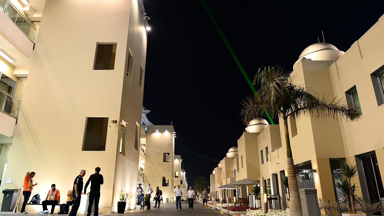 Paddock at night at Formula One World Championship, Rd19, Abu Dhabi Grand Prix, Qualifying, Yas Marina Circuit, Abu Dhabi, UAE, Saturday 28 November 2015. © Sutton Motorsport Images