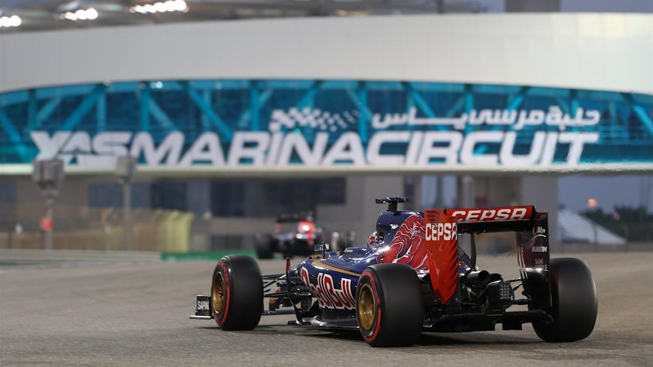 Max Verstappen (NDL) Scuderia Toro Rosso STR10 at Formula One World Championship, Rd19, Abu Dhabi Grand Prix, Qualifying, Yas Marina Circuit, Abu Dhabi, UAE, Saturday 28 November 2015. © Sutton Motorsport Images