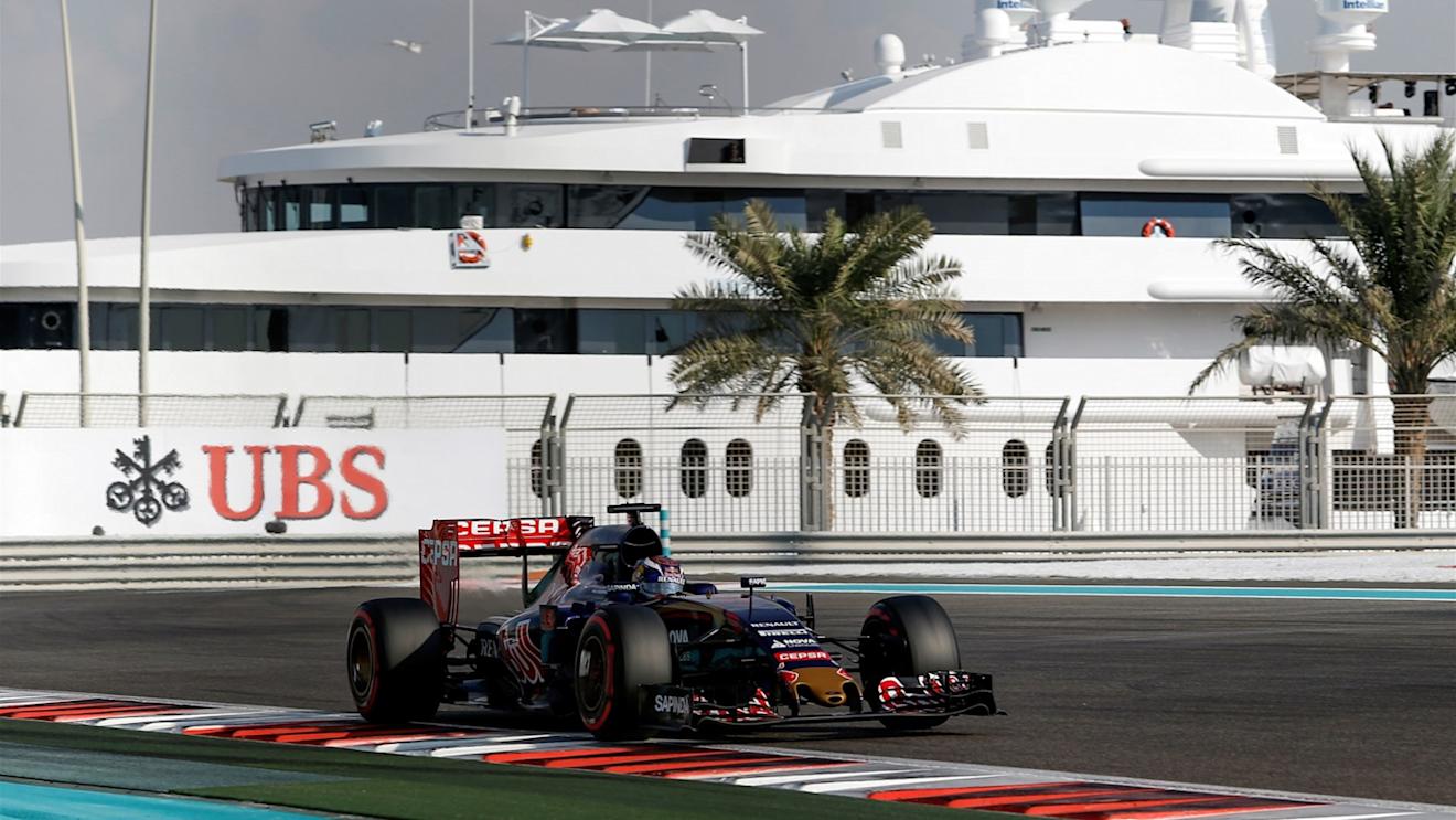 Max Verstappen (NDL) Scuderia Toro Rosso STR10 at Formula One World Championship, Rd19, Abu Dhabi Grand Prix, Qualifying, Yas Marina Circuit, Abu Dhabi, UAE, Saturday 28 November 2015. © Sutton Motorsport Images