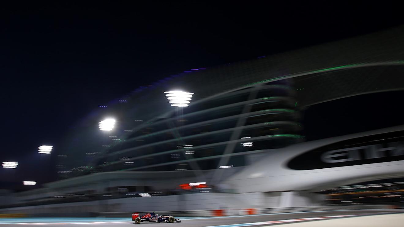 Carlos Sainz (ESP) Scuderia Toro Rosso STR10 at Formula One World Championship, Rd19, Abu Dhabi Grand Prix, Race, Yas Marina Circuit, Abu Dhabi, UAE, Sunday 29 November 2015. © Sutton Motorsport Images