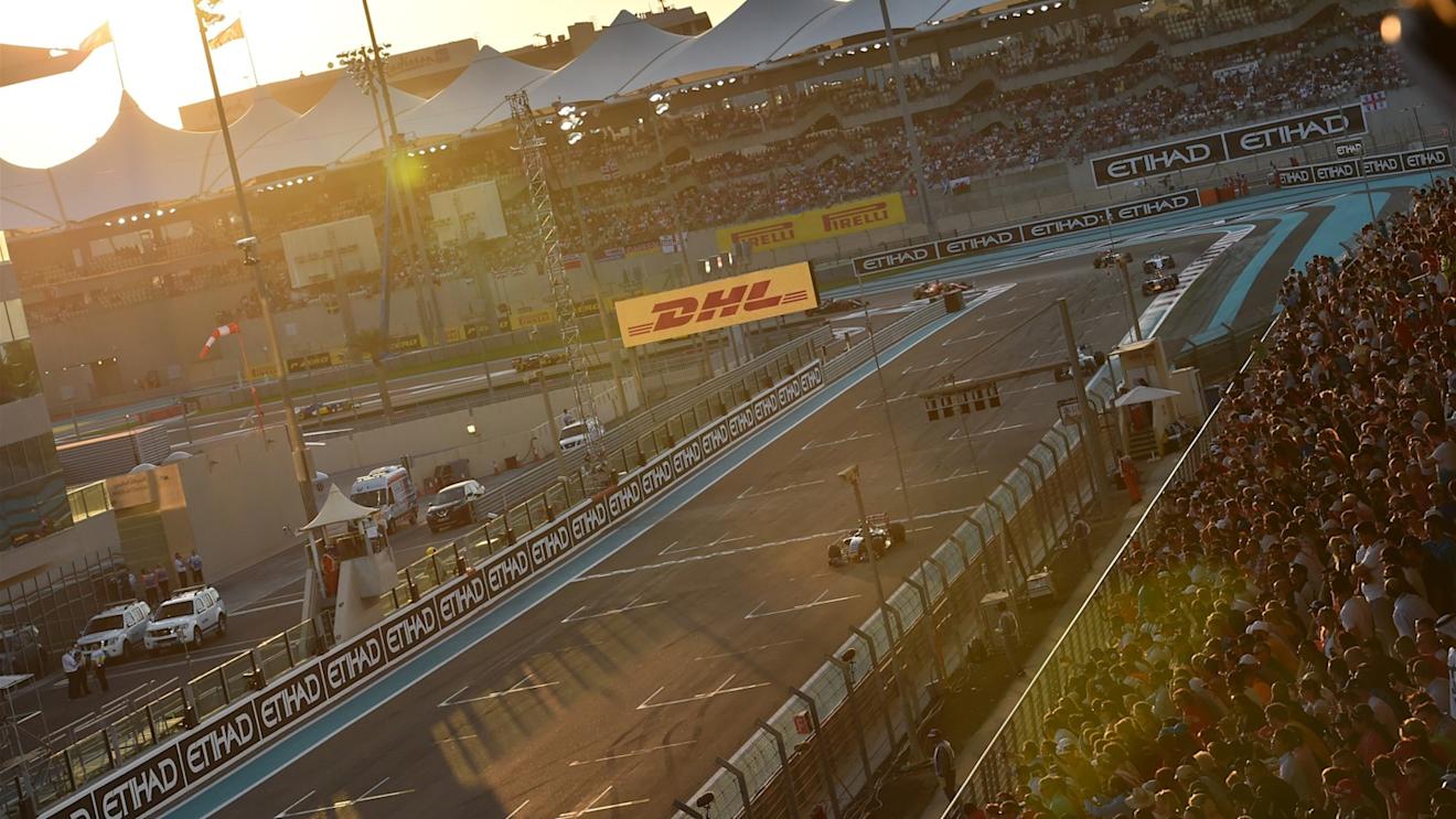 Carlos Sainz (ESP) Scuderia Toro Rosso STR10 at Formula One World Championship, Rd19, Abu Dhabi Grand Prix, Race, Yas Marina Circuit, Abu Dhabi, UAE, Sunday 29 November 2015. © Sutton Motorsport Images
