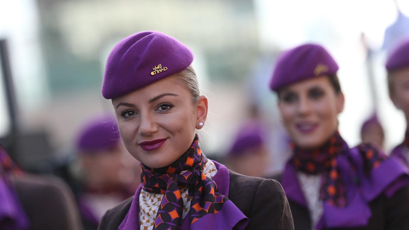 Grid girl at Formula One World Championship, Rd19, Abu Dhabi Grand Prix, Race, Yas Marina Circuit, Abu Dhabi, UAE, Sunday 29 November 2015. © Sutton Motorsport Images
