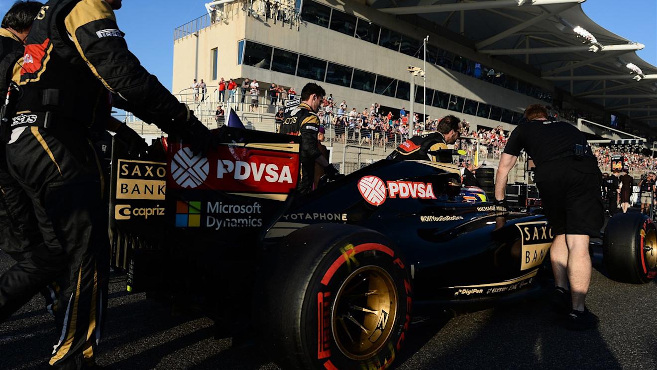 Pastor Maldonado (VEN) Lotus E23 Hybrid on the grid at Formula One World Championship, Rd19, Abu Dhabi Grand Prix, Race, Yas Marina Circuit, Abu Dhabi, UAE, Sunday 29 November 2015. © Sutton Motorsport Images