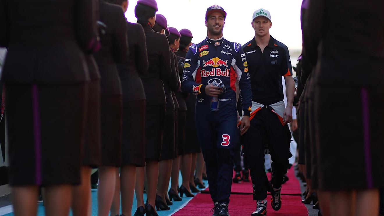 Daniel Ricciardo (AUS) Red Bull Racing and Nico Hulkenberg (GER) Force India F1 on the drivers parade at Formula One World Championship, Rd19, Abu Dhabi Grand Prix, Race, Yas Marina Circuit, Abu Dhabi, UAE, Sunday 29 November 2015. © Sutton Motorsport Images