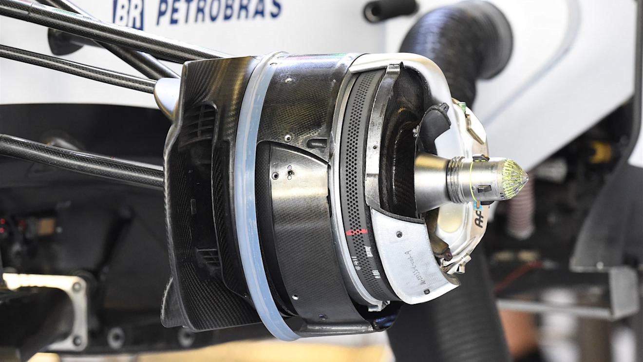 Williams FW37 front brake and wheel hub detail at Formula One World Championship, Rd19, Abu Dhabi Grand Prix, Preparations, Yas Marina Circuit, Abu Dhabi, UAE, Thursday 26 November 2015. © Sutton Motorsport Images