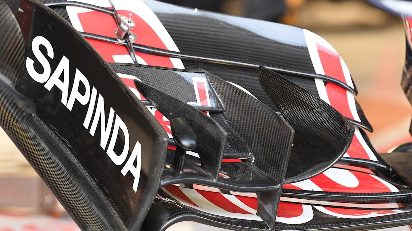 Scuderia Toro Rosso STR10 front wing detail at Formula One World Championship, Rd19, Abu Dhabi Grand Prix, Preparations, Yas Marina Circuit, Abu Dhabi, UAE, Thursday 26 November 2015. © Sutton Motorsport Images