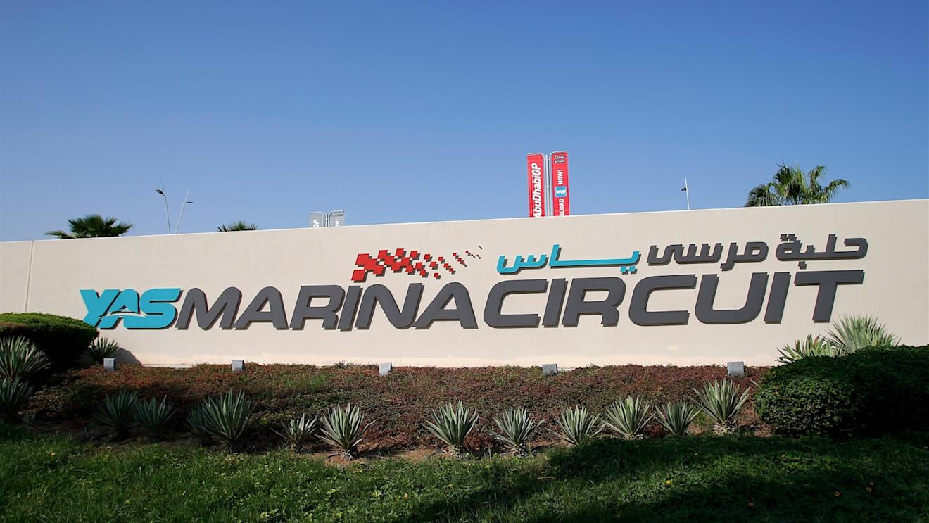 Circuit signage at Formula One World Championship, Rd19, Abu Dhabi Grand Prix, Preparations, Yas Marina Circuit, Abu Dhabi, UAE, Thursday 26 November 2015. © Sutton Motorsport Images