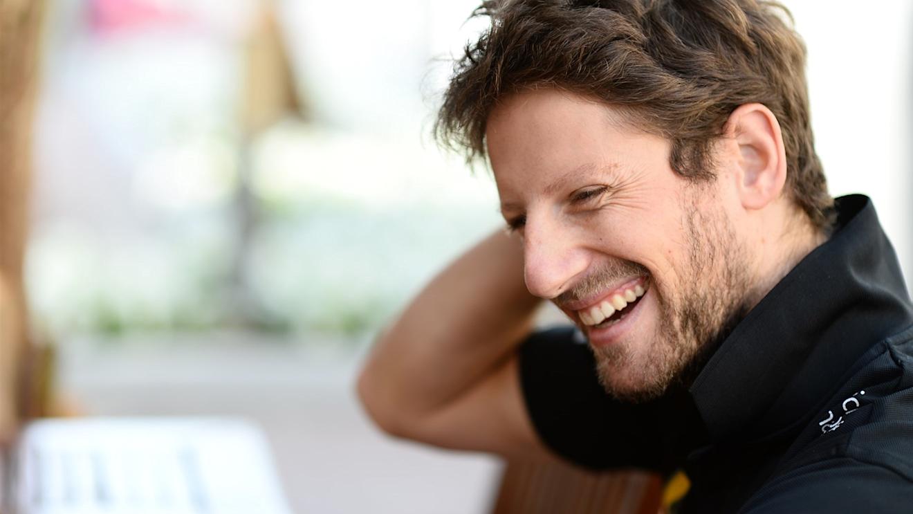 Romain Grosjean (FRA) Lotus F1 at Formula One World Championship, Rd19, Abu Dhabi Grand Prix, Preparations, Yas Marina Circuit, Abu Dhabi, UAE, Thursday 26 November 2015. © Sutton Motorsport Images