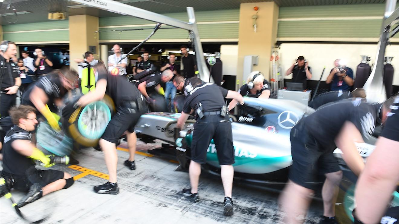 Mercedes AMG F1 practice pit stops at Formula One World Championship, Rd19, Abu Dhabi Grand Prix, Preparations, Yas Marina Circuit, Abu Dhabi, UAE, Thursday 26 November 2015. © Sutton Motorsport Images