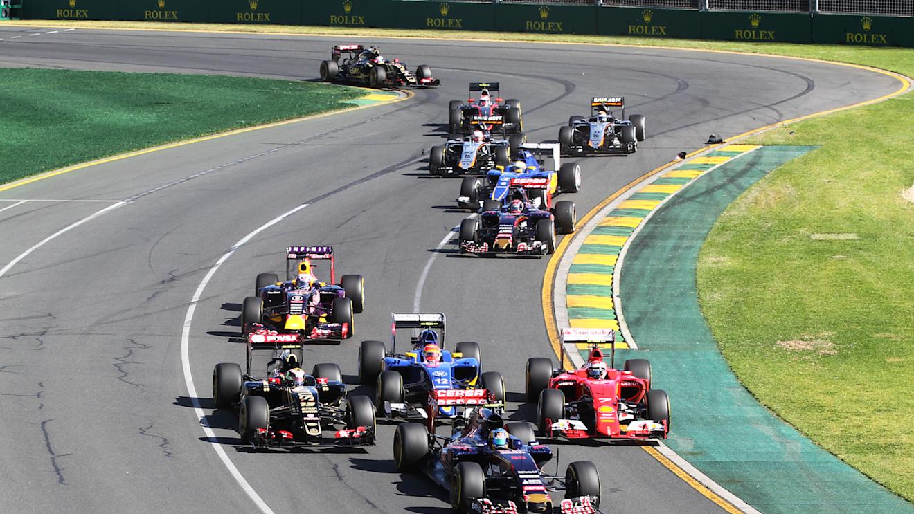 Carlos Sainz jr (ESP) Scuderia Toro Rosso STR10, Pastor Maldonado (VEN) Lotus E23 Hybrid, Felipe Nasr (BRA) Sauber C34 and Kimi Raikkonen (FIN) Ferrari SF15-T battle at the start of the race at Formula One World Championship, Rd1, Australian Grand Prix, Race, Albert Park, Melbourne, Australia, Sunday 15 March 2015. © Sutton Motorsport Images