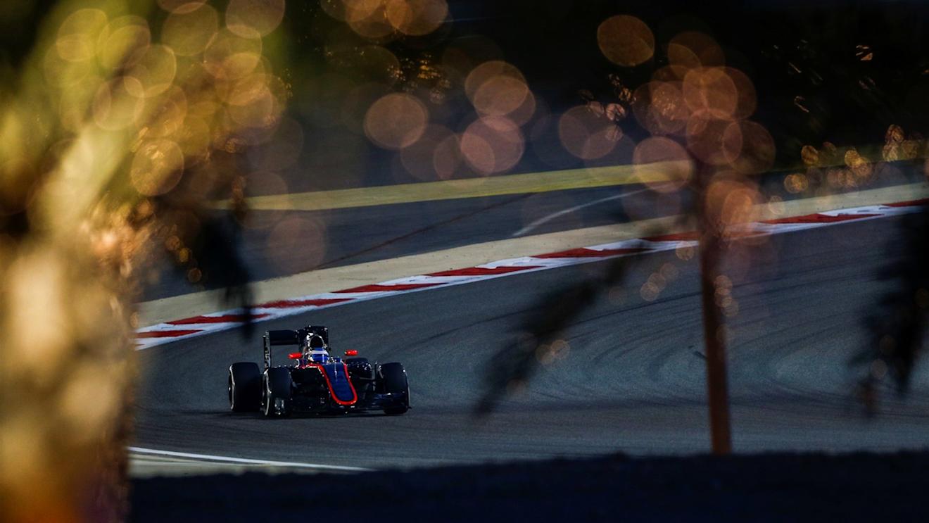 Fernando Alonso (ESP) McLaren MP4-30 at Formula One World Championship, Rd4, Bahrain Grand Prix Practice, Bahrain International Circuit, Sakhir, Bahrain, Friday 17 April 2015. © Sutton Motorsport Images