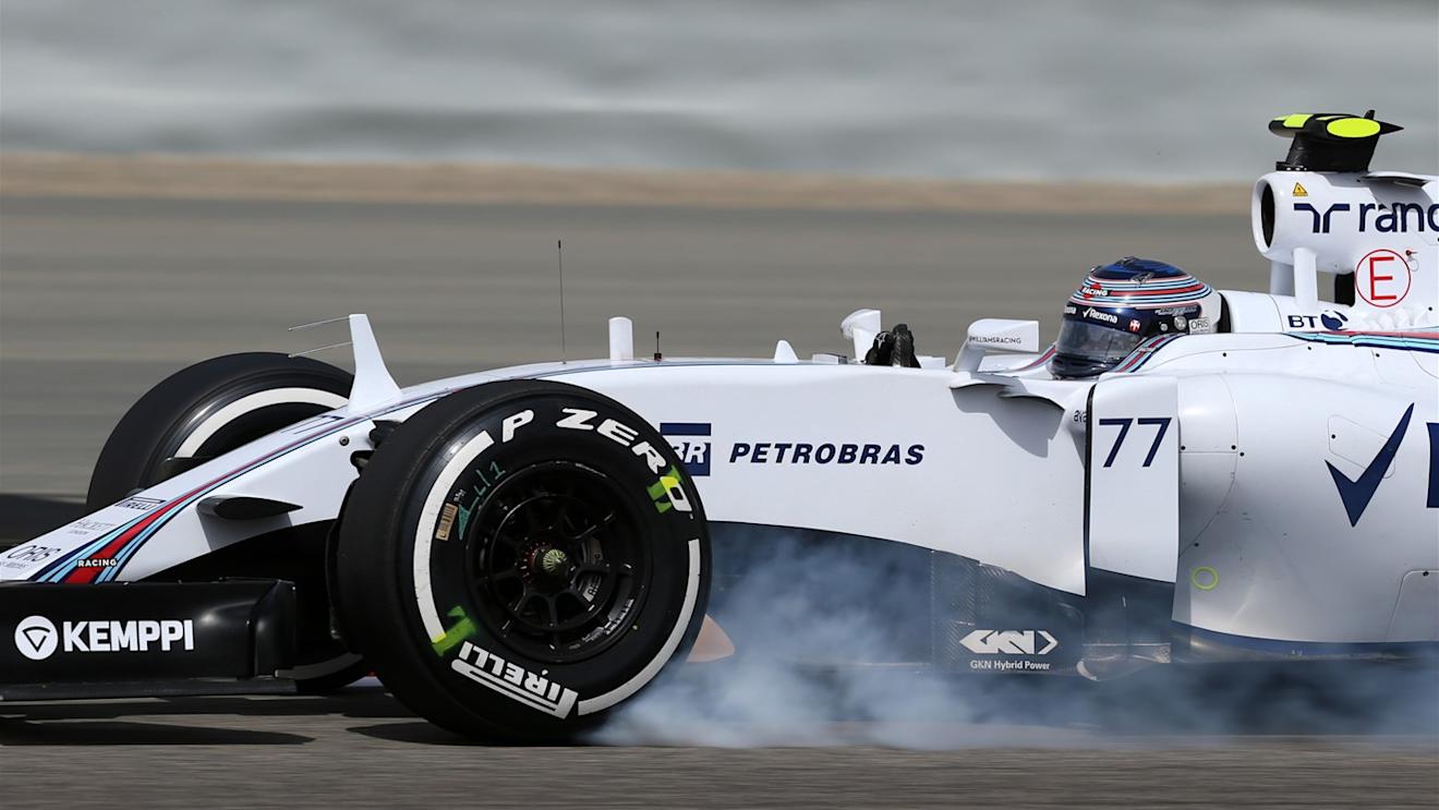 Valtteri Bottas (FIN) Williams FW37 locks up at Formula One World Championship, Rd4, Bahrain Grand Prix Practice, Bahrain International Circuit, Sakhir, Bahrain, Friday 17 April 2015. © Sutton Motorsport Images