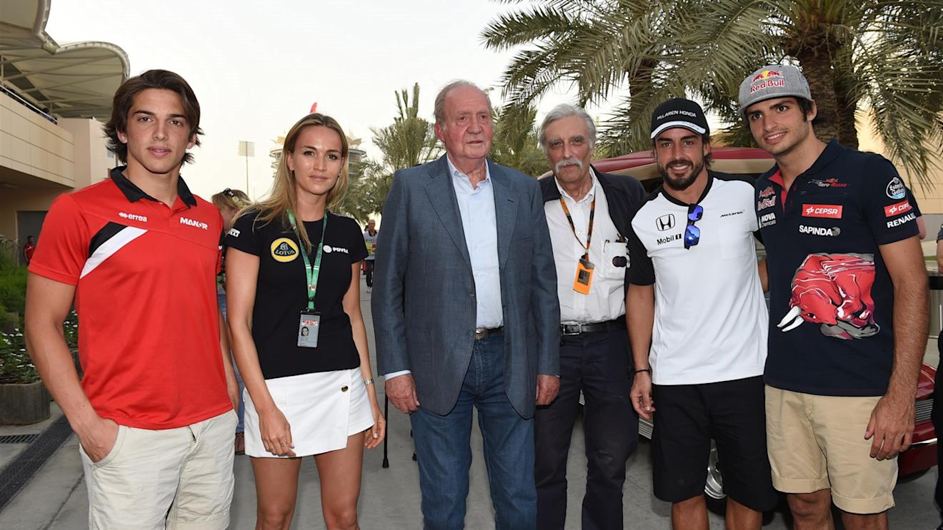 Roberto Merhi (ESP) Marussia, Carmen Jorda (ESP) Lotus F1 Development Driver, Juan Carlos (ESP) of Spain, Jean-Charles Piette, FIA Medical Delegate, Fernando Alonso (ESP) McLaren and Carlos Sainz jr (ESP) Scuderia Toro Rosso at Formula One World Championship, Rd4, Bahrain Grand Prix Practice, Bahrain International Circuit, Sakhir, Bahrain, Friday 17 April 2015. © Sutton Motorsport Images