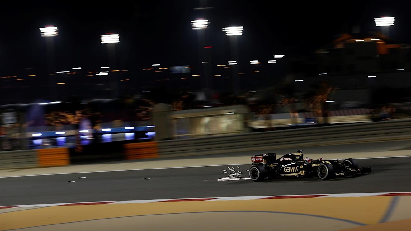 Romain Grosjean (FRA) Lotus E23 Hybrid and sparks at Formula One World Championship, Rd4, Bahrain Grand Prix Practice, Bahrain International Circuit, Sakhir, Bahrain, Friday 17 April 2015. © Sutton Motorsport Images
