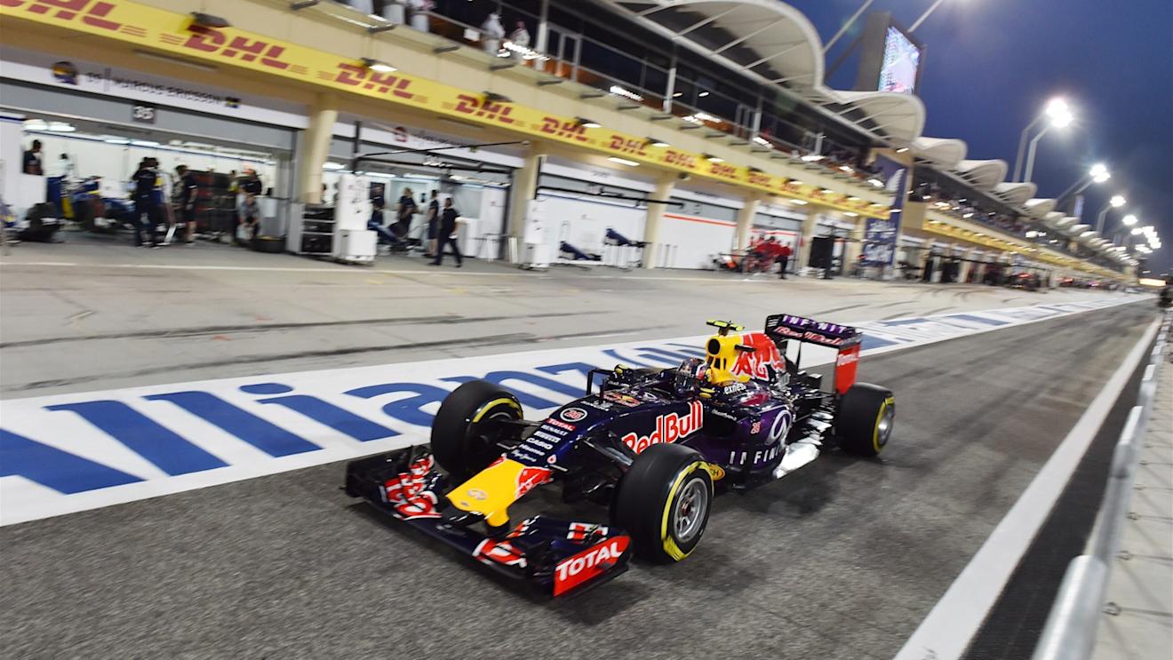 Daniel Ricciardo (AUS) Red Bull Racing RB11 at Formula One World Championship, Rd4, Bahrain Grand Prix Qualifying, Bahrain International Circuit, Sakhir, Bahrain, Saturday 18  April 2015. © Sutton Motorsport Images