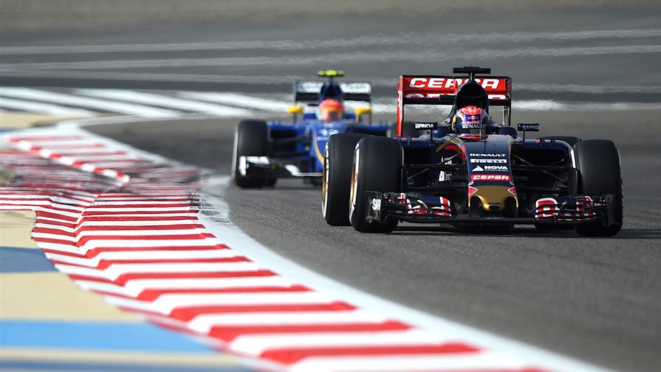 Max Verstappen (NDL) Scuderia Toro Rosso STR10 at Formula One World Championship, Rd4, Bahrain Grand Prix Qualifying, Bahrain International Circuit, Sakhir, Bahrain, Saturday 18  April 2015. © Sutton Motorsport Images