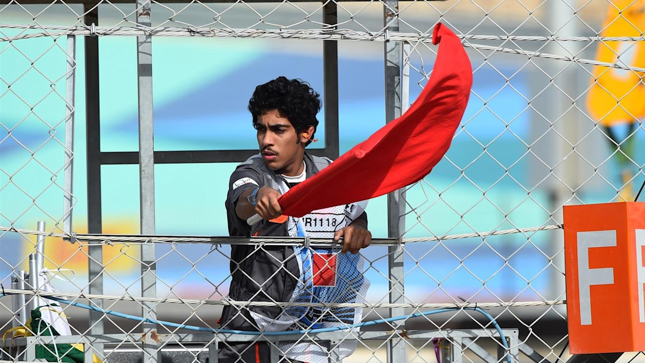 Red flag is waved in FP3 at Formula One World Championship, Rd4, Bahrain Grand Prix Qualifying, Bahrain International Circuit, Sakhir, Bahrain, Saturday 18  April 2015. © Sutton Motorsport Images