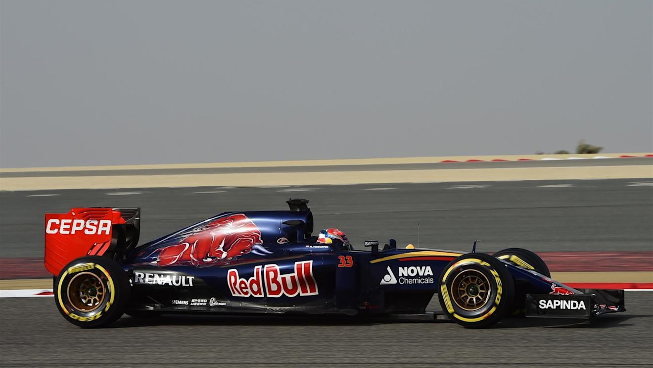 Max Verstappen (NDL) Scuderia Toro Rosso STR10 at Formula One World Championship, Rd4, Bahrain Grand Prix Qualifying, Bahrain International Circuit, Sakhir, Bahrain, Saturday 18  April 2015. © Sutton Motorsport Images