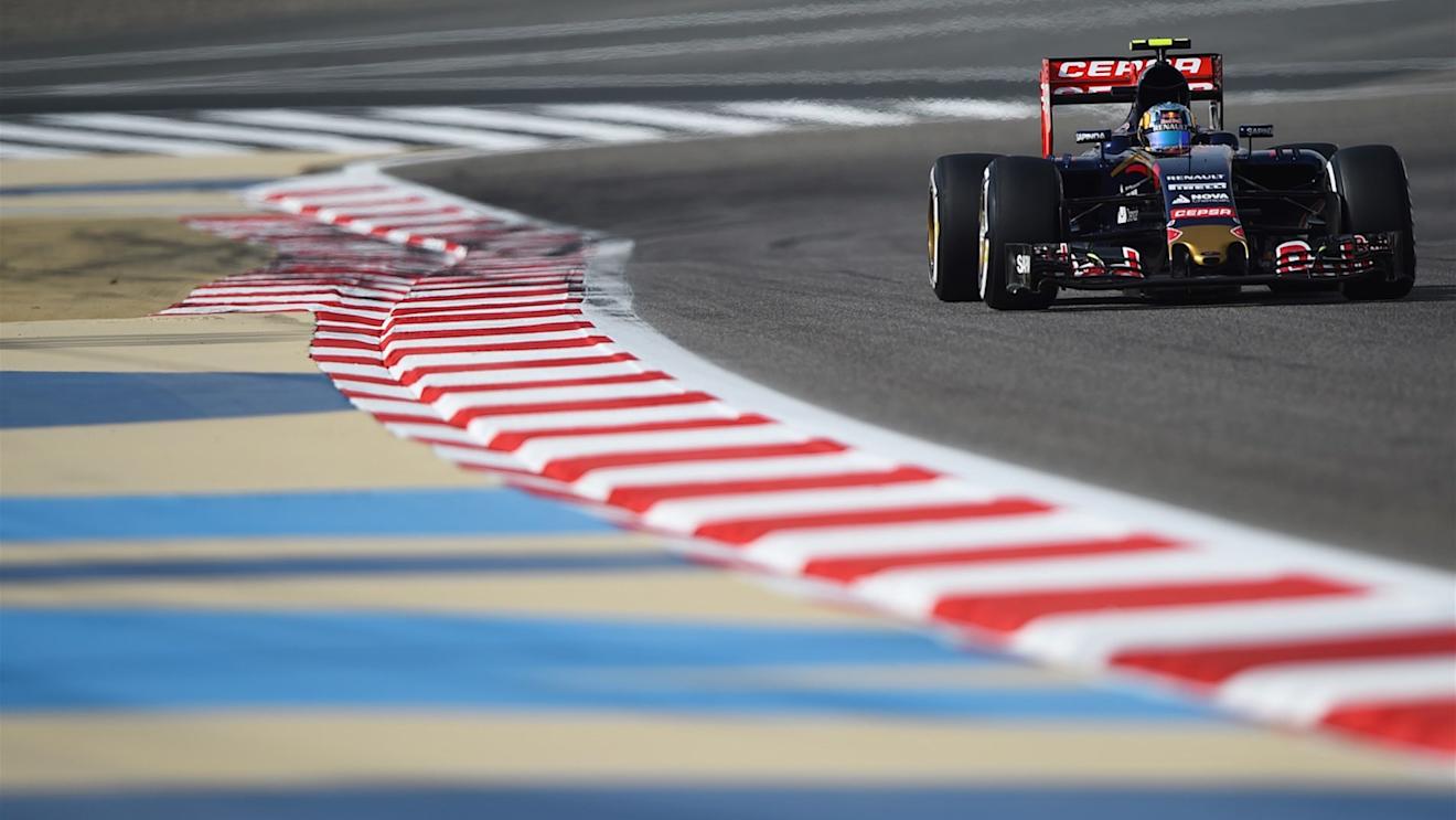 Carlos Sainz jr (ESP) Scuderia Toro Rosso STR10 at Formula One World Championship, Rd4, Bahrain Grand Prix Qualifying, Bahrain International Circuit, Sakhir, Bahrain, Saturday 18  April 2015. © Sutton Motorsport Images