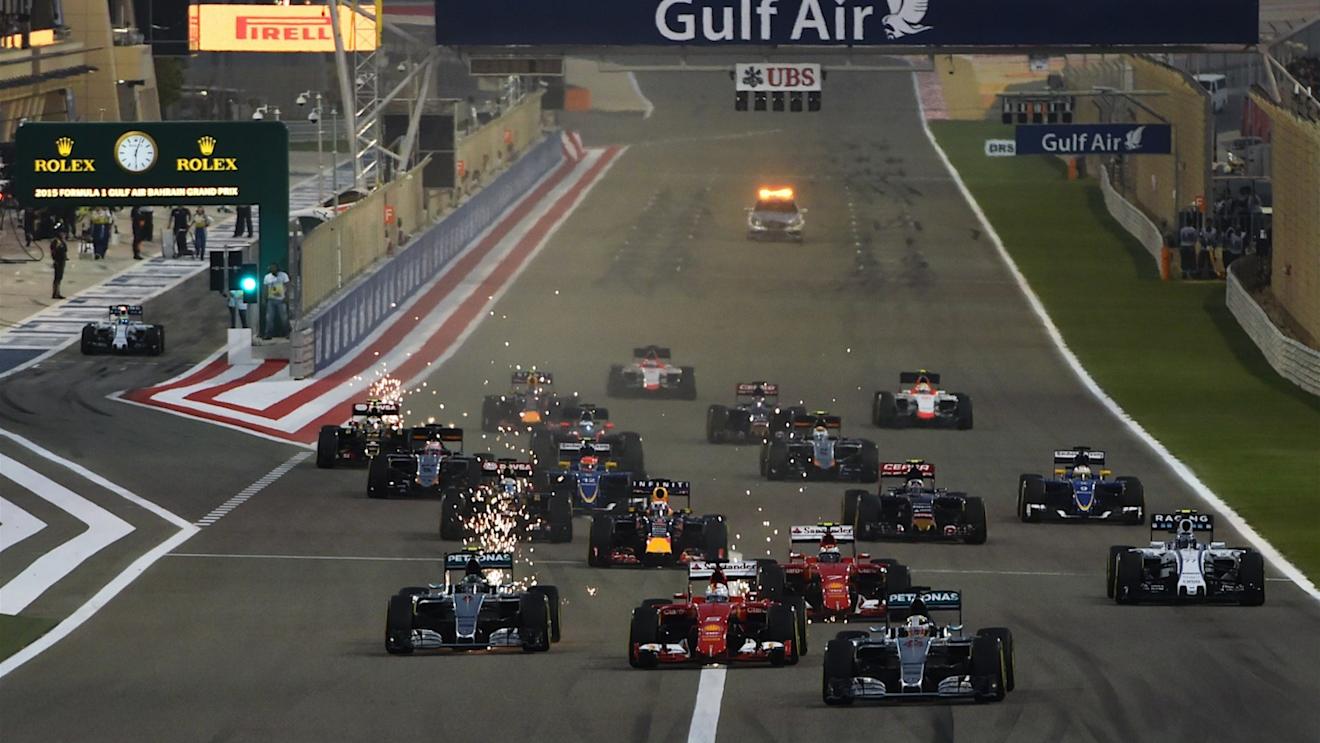 Lewis Hamilton (GBR) Mercedes AMG F1 W06 leads at the start of the race at Formula One World Championship, Rd4, Bahrain Grand Prix Race, Bahrain International Circuit, Sakhir, Bahrain, Sunday 19  April 2015. © Sutton Motorsport Images