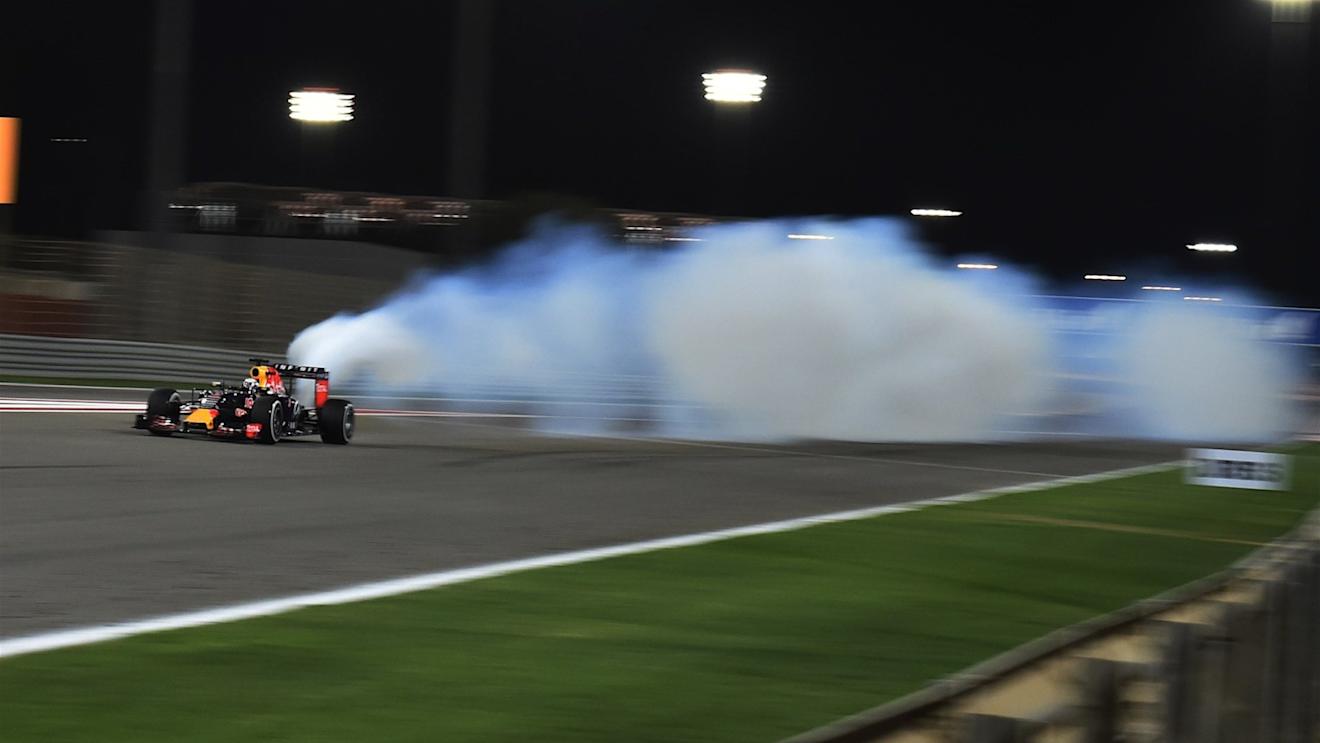 Daniel Ricciardo (AUS) Red Bull Racing RB11 suffers a blown engine at the finish line at Formula One World Championship, Rd4, Bahrain Grand Prix Race, Bahrain International Circuit, Sakhir, Bahrain, Sunday 19  April 2015. © Sutton Motorsport Images