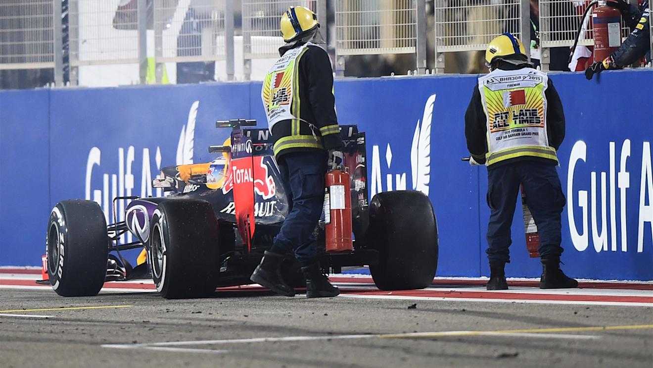 Daniel Ricciardo (AUS) Red Bull Racing RB11 ritires at the end of the race at Formula One World Championship, Rd4, Bahrain Grand Prix Race, Bahrain International Circuit, Sakhir, Bahrain, Sunday 19  April 2015. © Sutton Motorsport Images