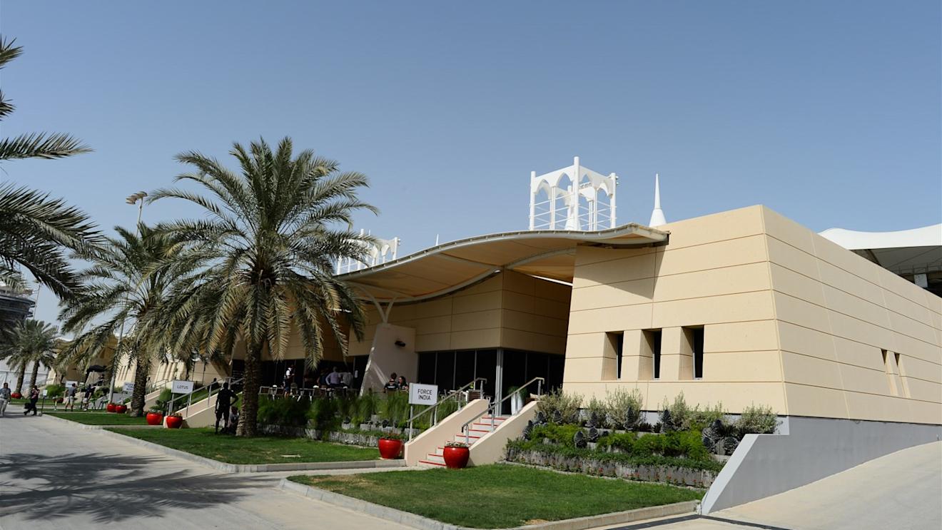 Paddock and team buildings at Formula One World Championship, Rd4, Bahrain Grand Prix Preparations, Bahrain International Circuit, Sakhir, Bahrain, Thursday 16  April 2015. © Sutton Motorsport Images