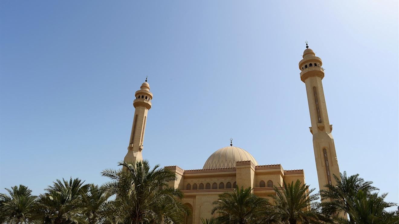The Grand Mosque at Formula One World Championship, Rd4, Bahrain Grand Prix Preparations, Bahrain International Circuit, Sakhir, Bahrain, Thursday 16  April 2015. © Sutton Motorsport Images
