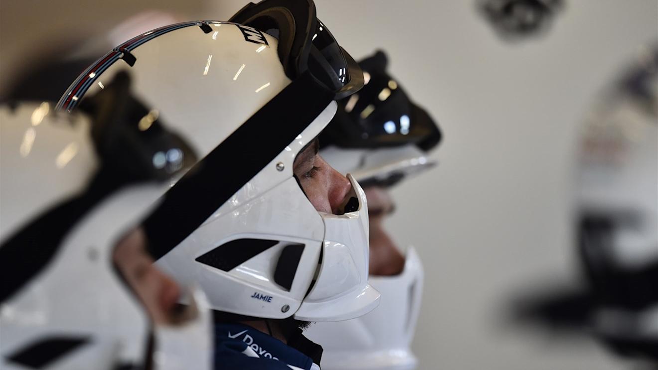 Williams Mechanic at Formula One World Championship, Rd11, Belgian Grand Prix, Qualifying, Spa Francorchamps, Belgium, Saturday 22 August 2015. © Sutton Motorsport Images