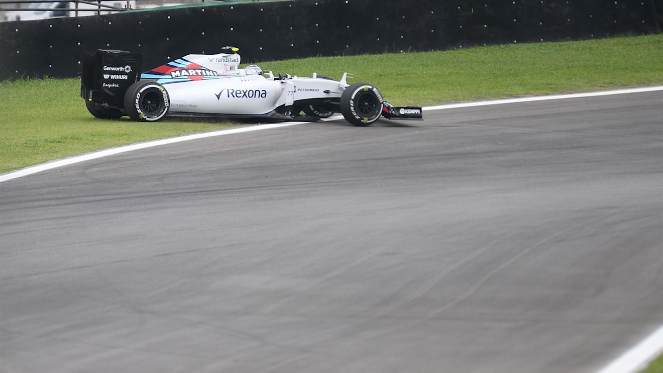 Valtteri Bottas (FIN) Williams FW37 runs wide at Formula One World Championship, Rd18, Brazilian Grand Prix, Practice, Interlagos, Sao Paulo, Brazil, Friday 13 November 2015. © Sutton Motorsport Images