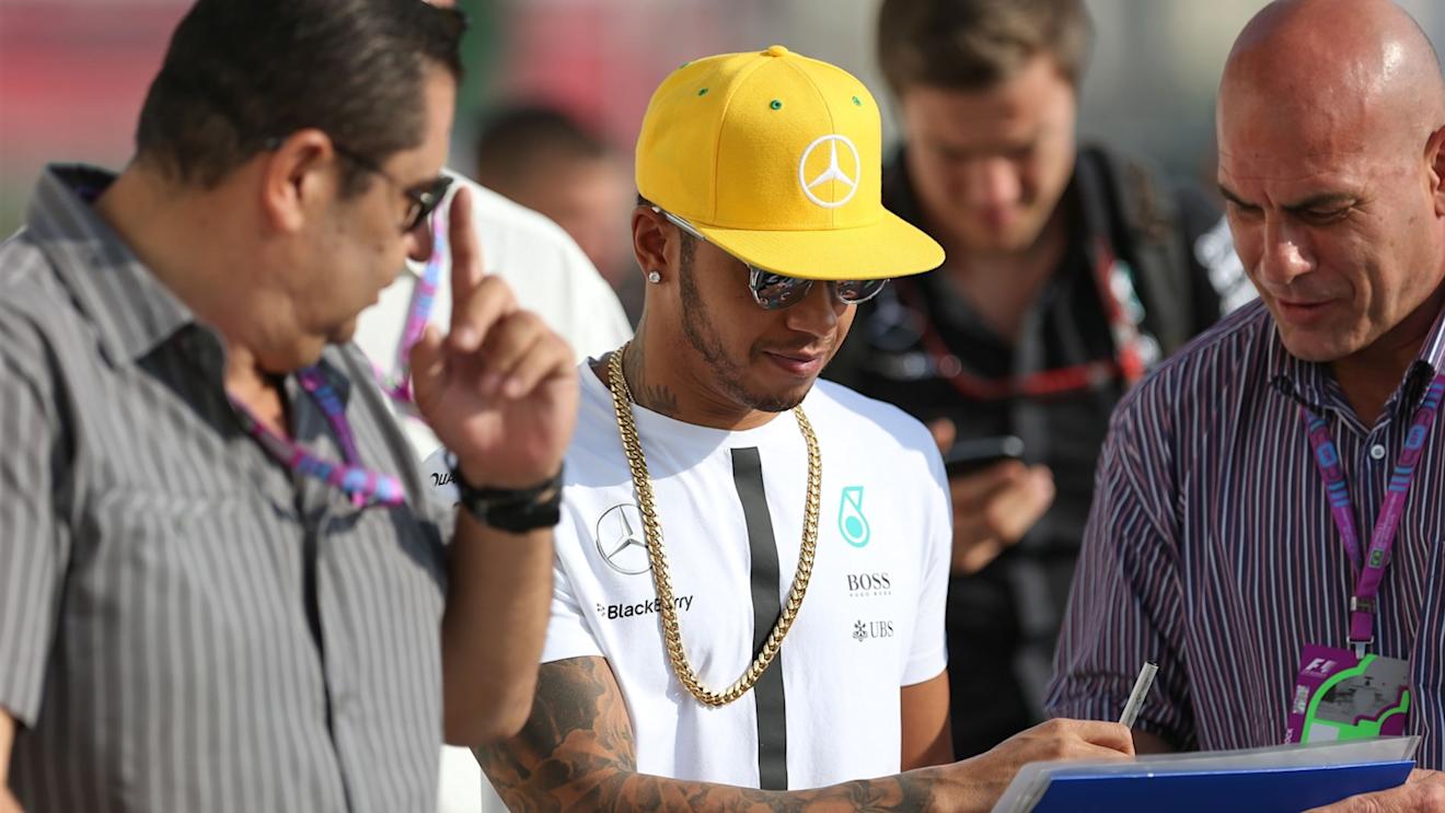 Lewis Hamilton (GBR) Mercedes AMG F1 signs autographs at Formula One World Championship, Rd18, Brazilian Grand Prix, Practice, Interlagos, Sao Paulo, Brazil, Friday 13 November 2015. © Sutton Motorsport Images