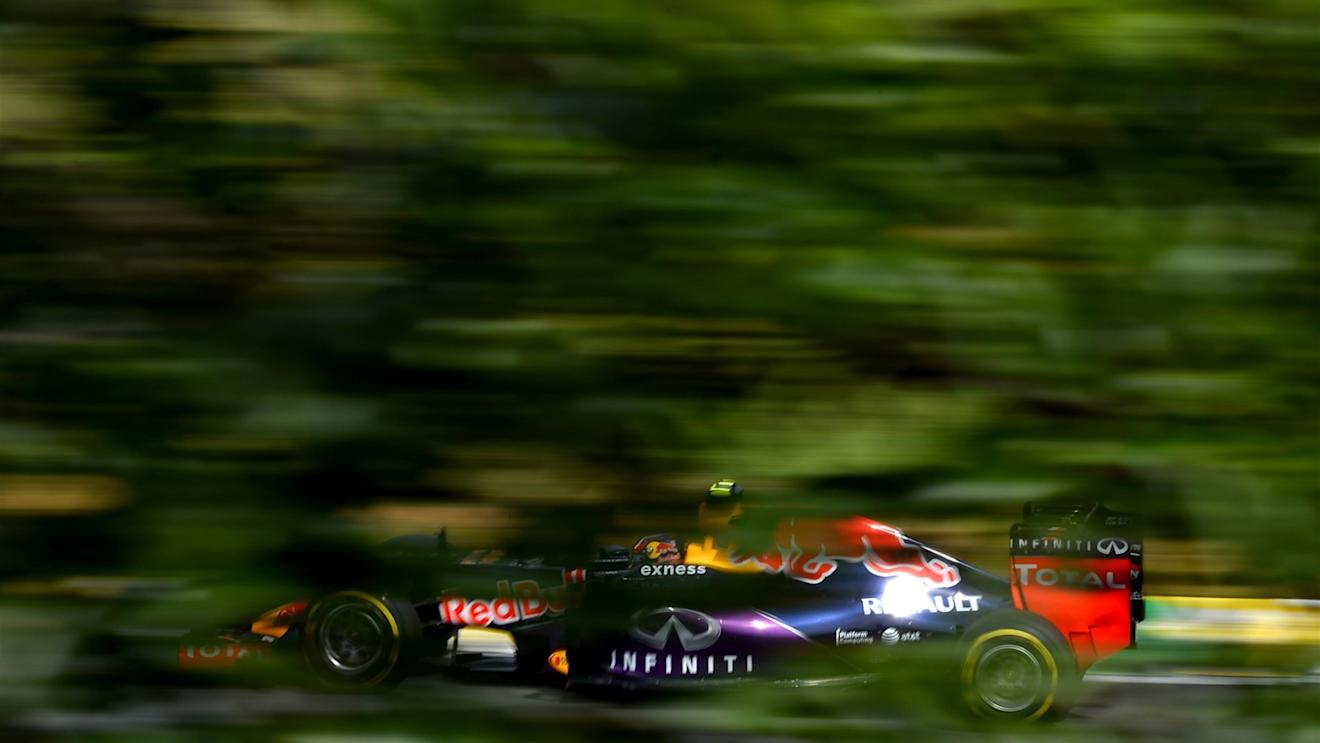 Daniil Kvyat (RUS) Red Bull Racing RB11 at Formula One World Championship, Rd18, Brazilian Grand Prix, Qualifying, Interlagos, Sao Paulo, Brazil, Saturday 14  November 2015. © Sutton Motorsport Images