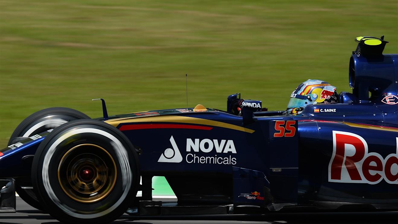 Carlos Sainz (ESP) Scuderia Toro Rosso STR10 at Formula One World Championship, Rd18, Brazilian Grand Prix, Qualifying, Interlagos, Sao Paulo, Brazil, Saturday 14  November 2015. © Sutton Motorsport Images