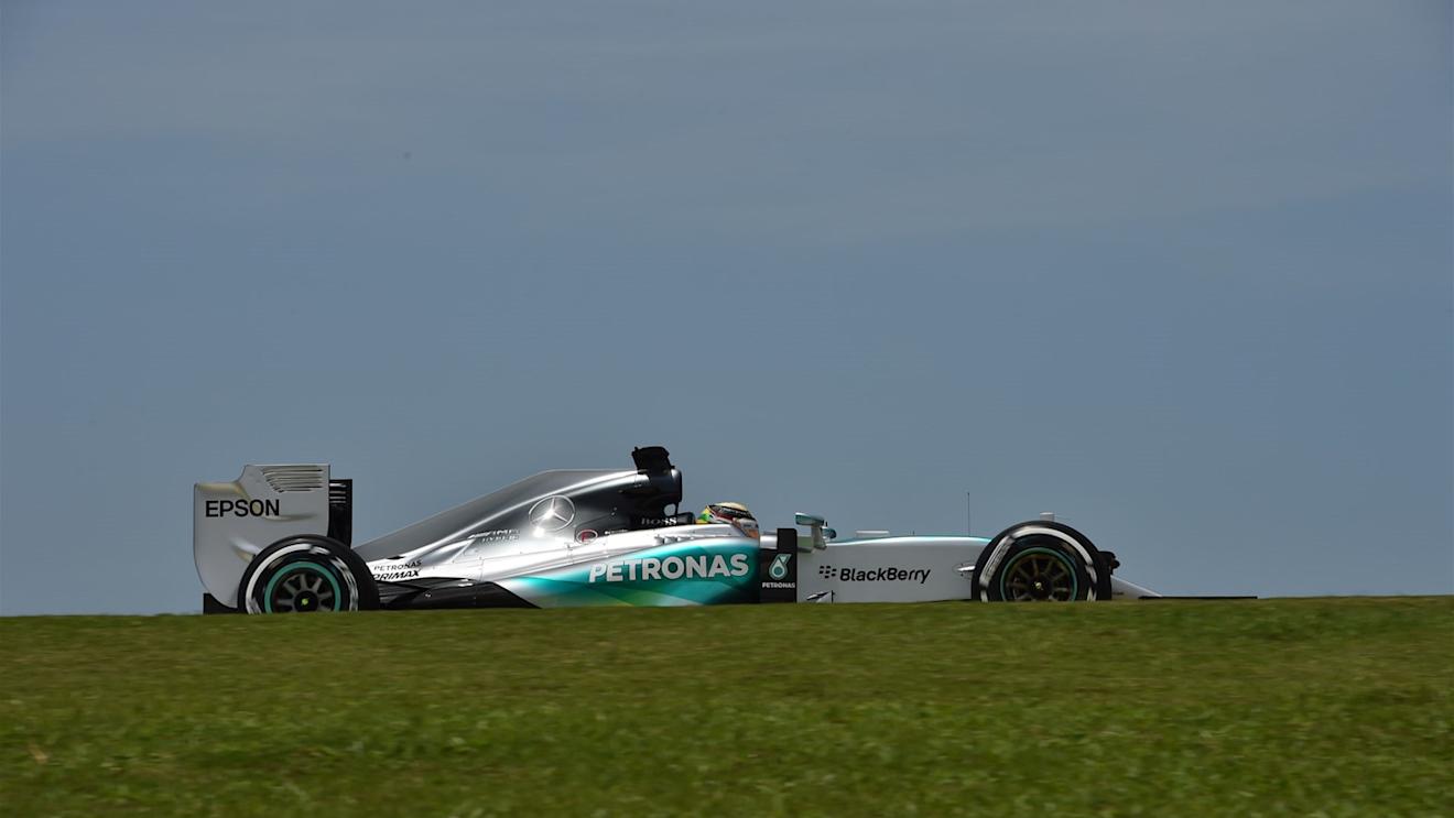 Lewis Hamilton (GBR) Mercedes AMG F1 W06 at Formula One World Championship, Rd18, Brazilian Grand Prix, Qualifying, Interlagos, Sao Paulo, Brazil, Saturday 14 November 2015. © Sutton Motorsport Images