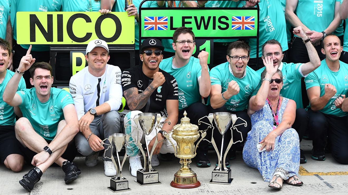 Race winner Lewis Hamilton (GBR) Mercedes AMG F1 celebrates with his Mother Carmen Lockhart (GBR), Nico Rosberg (GER) Mercedes AMG F1 and the team at Formula One World Championship, Rd9, British Grand Prix, Race, Silverstone, England, Sunday 5 July 2015. © Sutton Motorsport Images
