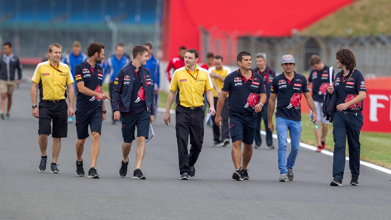 Carlos Sainz jr (ESP) Scuderia Toro Rosso walks the track at Formula One World Championship, Rd9, British Grand Prix, Preparations, Silverstone, England, Thursday 2 July 2015. © Sutton Motorsport Images