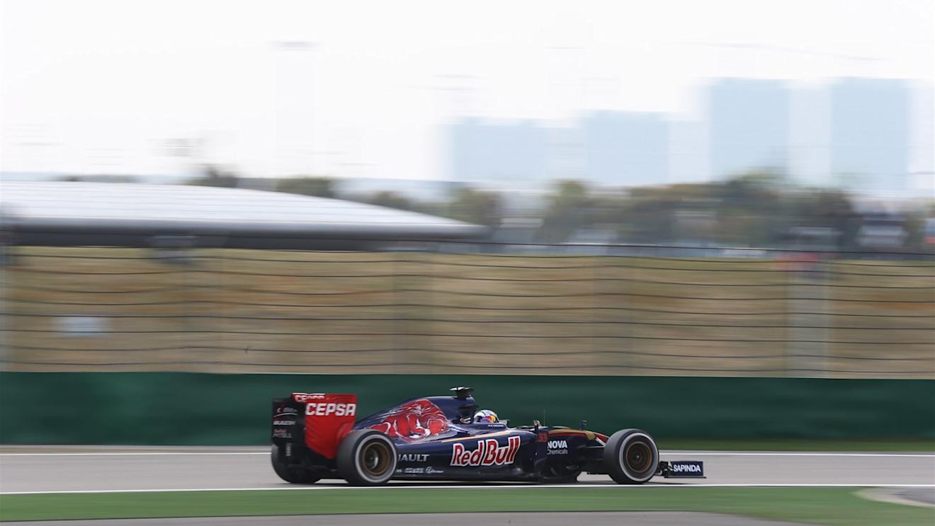Max Verstappen (NDL) Scuderia Toro Rosso STR10 at Formula One World Championship, Rd3, Chinese Grand Prix, Practice, Shanghai, China, Friday 10 April 2015. © Sutton Motorsport Images