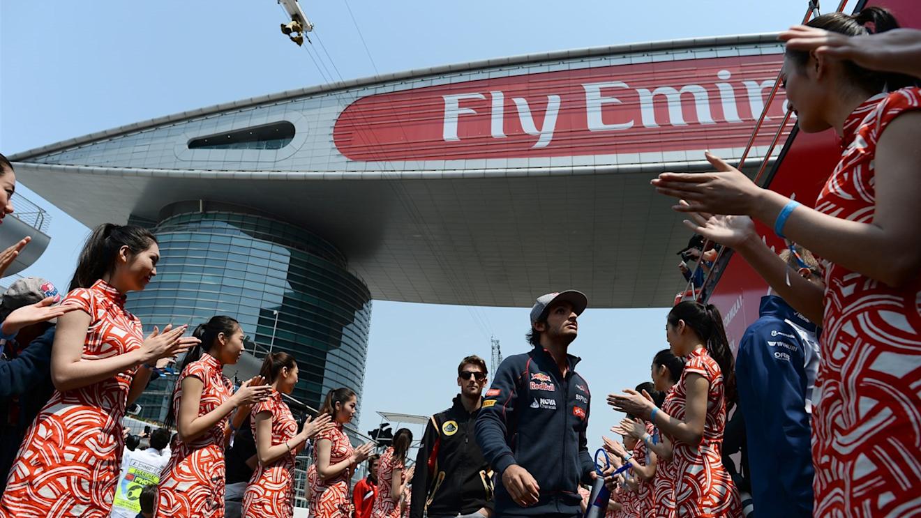 Carlos Sainz jr (ESP) Scuderia Toro Rosso at the drivers parade at Formula One World Championship, Rd3, Chinese Grand Prix, Race, Shanghai, China, Sunday 12 April 2015. © Sutton Motorsport Images