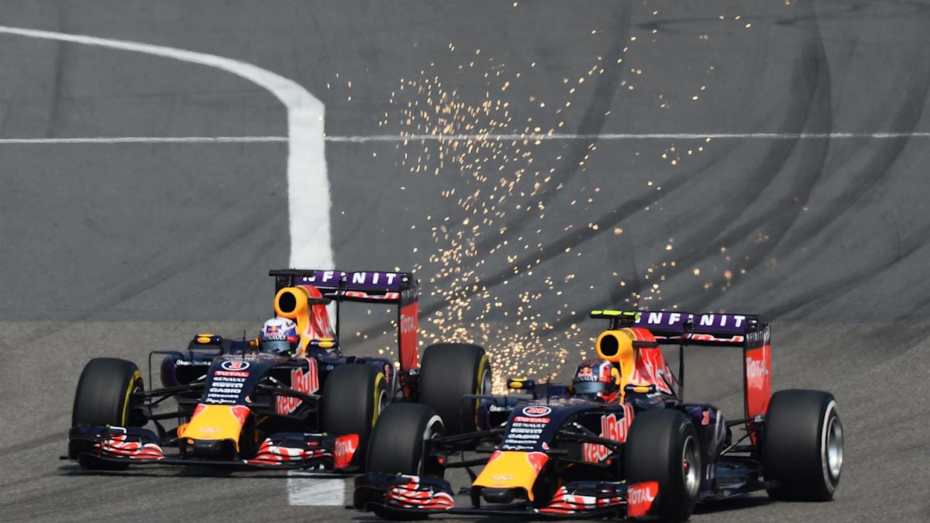 Daniel Ricciardo (AUS) Red Bull Racing RB11 AND Daniil Kvyat (RUS) Red Bull Racing RB11 BATTLE  at the start of the race at Formula One World Championship, Rd3, Chinese Grand Prix, Race, Shanghai, China, Sunday 12 April 2015. © Sutton Motorsport Images
