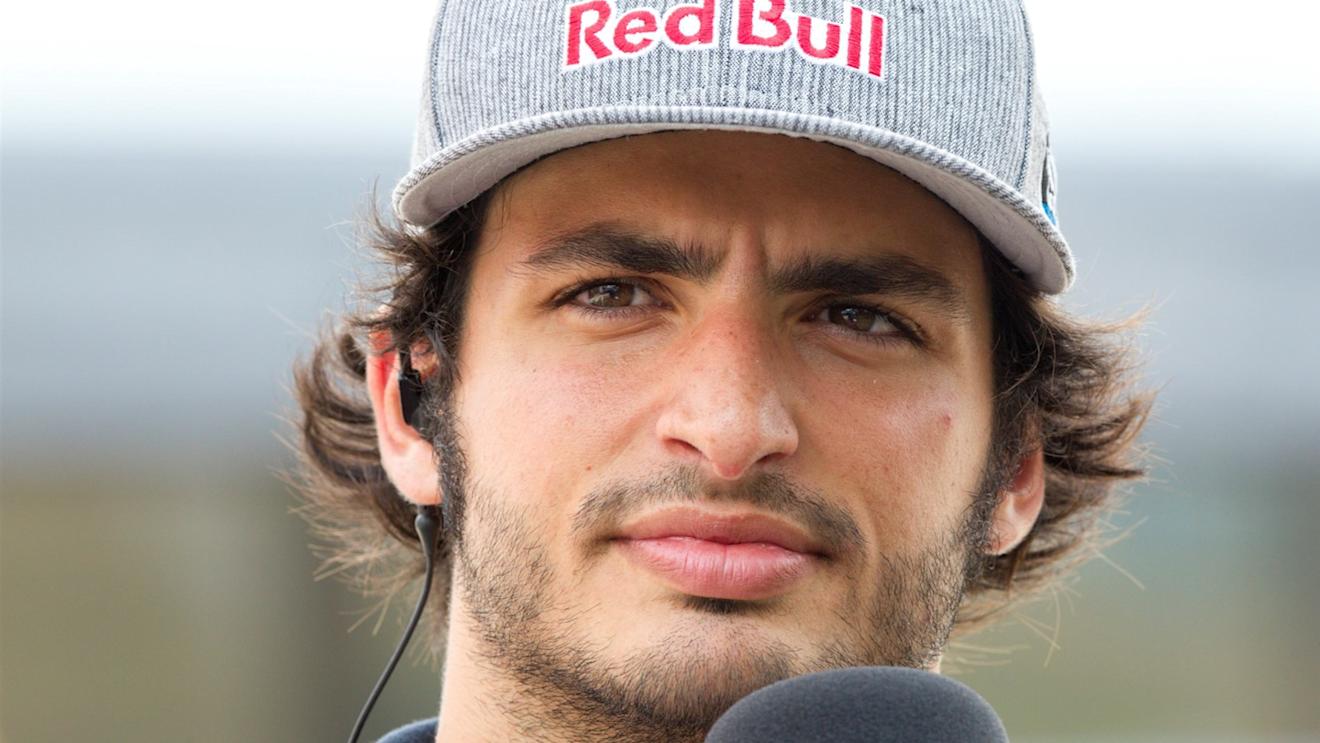 Carlos Sainz (ESP) Scuderia Toro Rosso at Formula One World Championship, Rd10, Hungarian Grand Prix, Preparations, Hungaroring, Hungary, Thursday 23 July 2015. © Sutton Motorsport Images