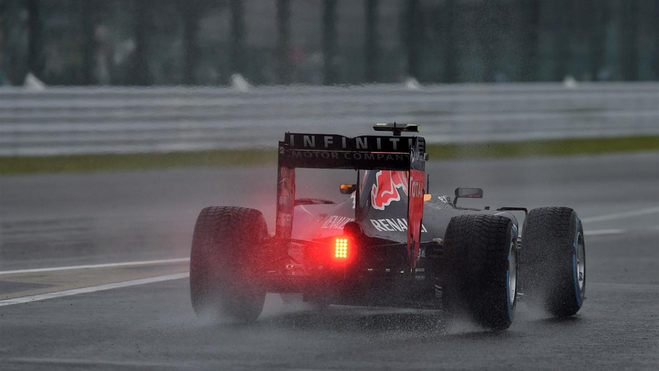 Daniil Kvyat (RUS) Red Bull Racing RB11 at Formula One World Championship, Rd14, Japanese Grand Prix, Practice, Suzuka, Japan, Friday 25 September 2015. © Sutton Motorsport Images